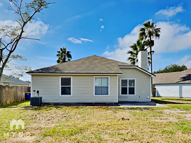 Building Photo - 12385 Sondra Cove Trail N