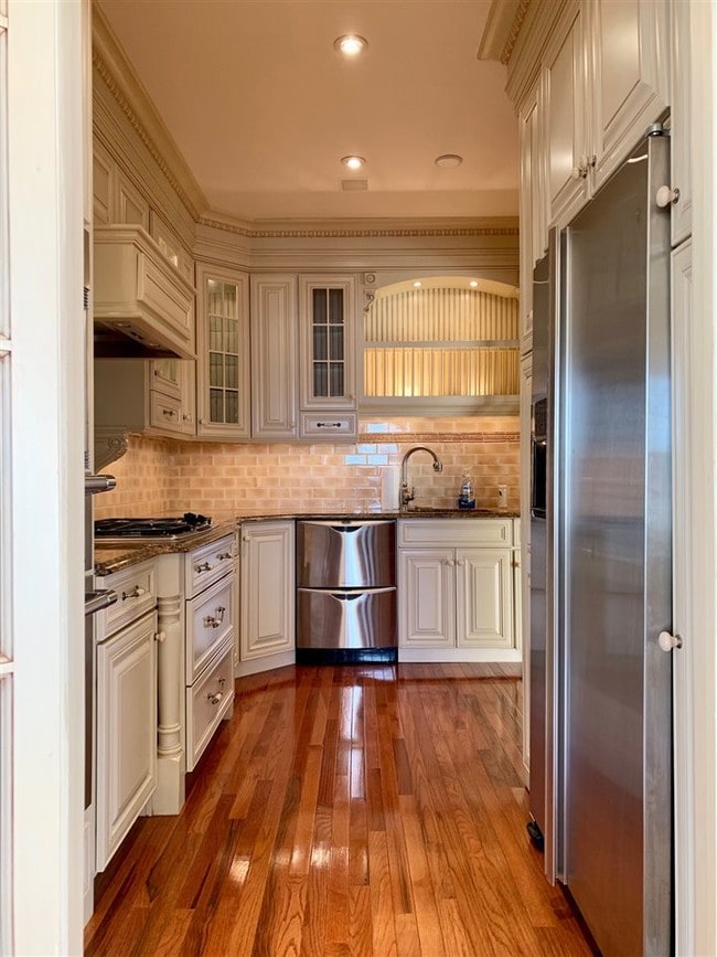 Building Photo - 54 Bergen Ridge Rd