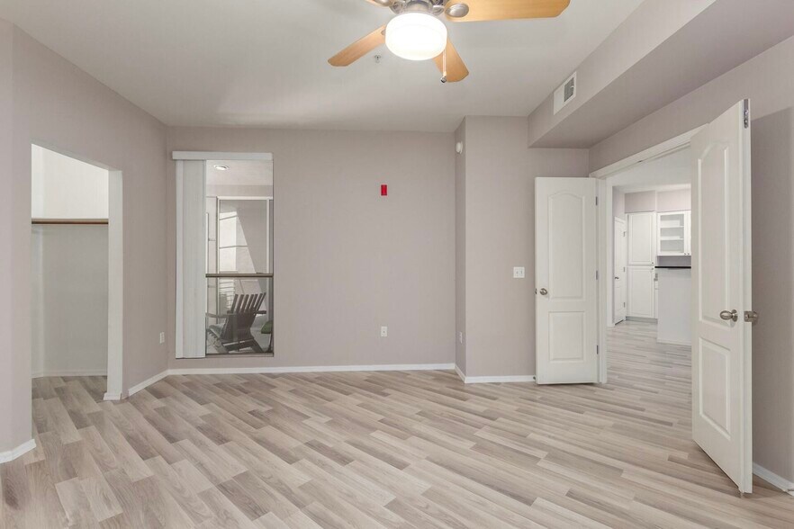 Building Photo - 1701 E Colter St