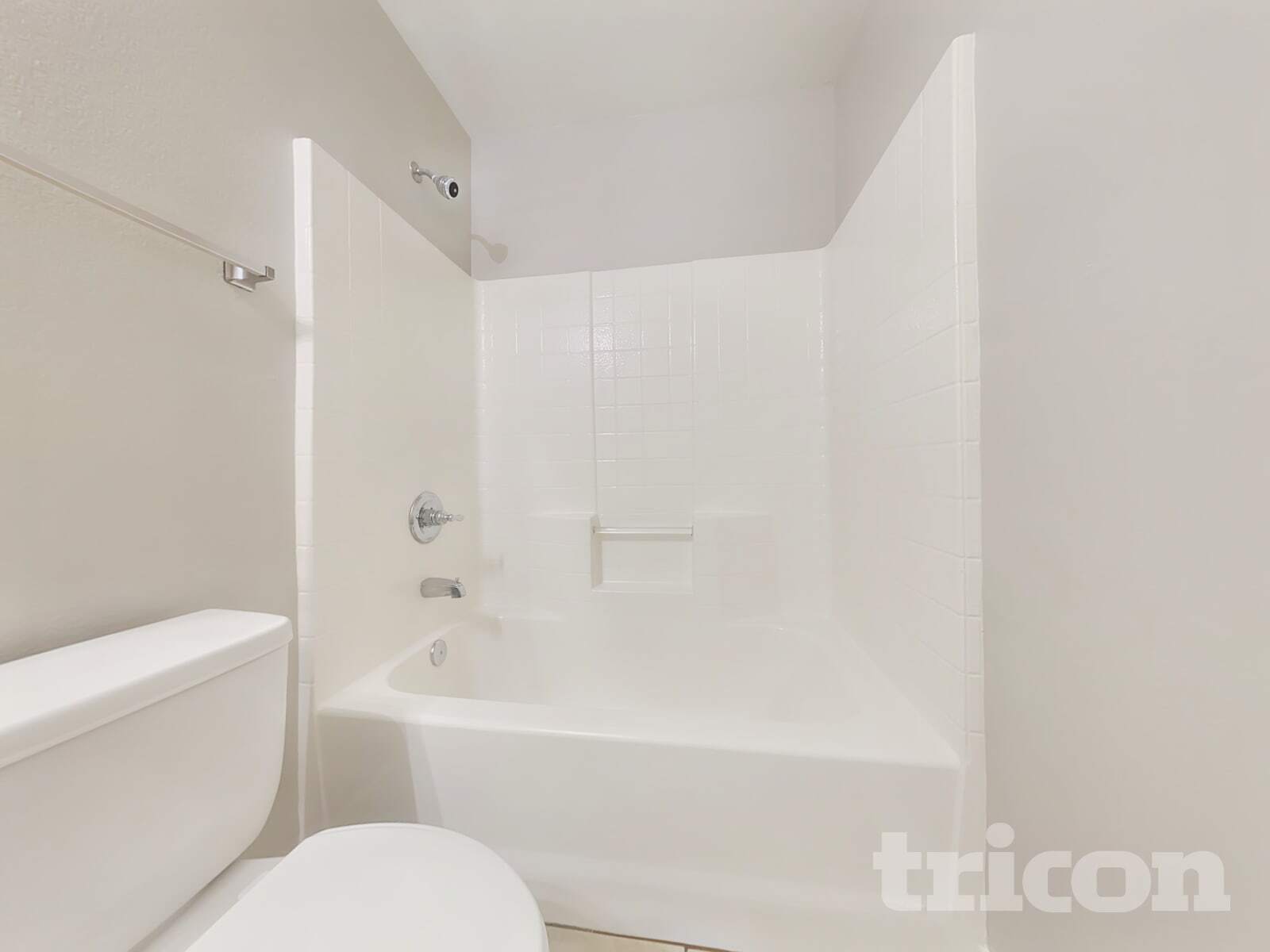 Building Photo - 5816 Greenmeadow Dr