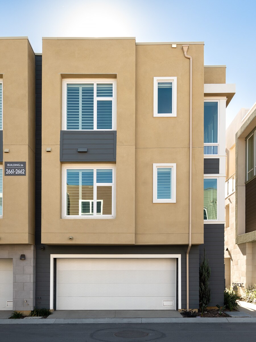 Building Photo - 2662 Doheny Way