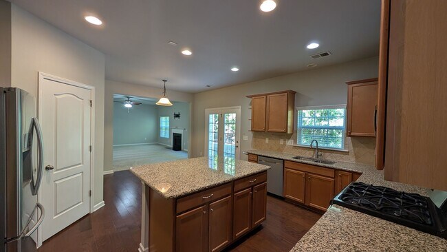 Building Photo - 4848 Pepper Dr