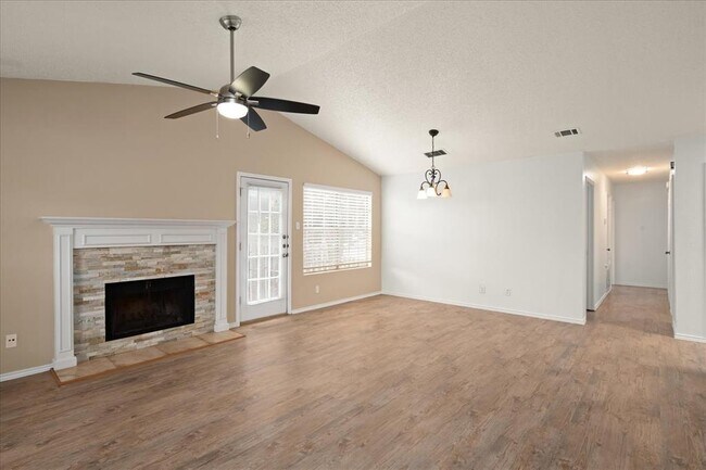 Building Photo - 220 Sailmaster St