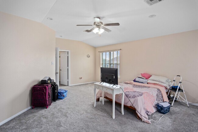 Building Photo - "FREE 2 WEEKS RENT! Spacious 4-Bedroom Oasis with 3.5 Baths at Harker Heights - 3,070 Sq Ft of Co...