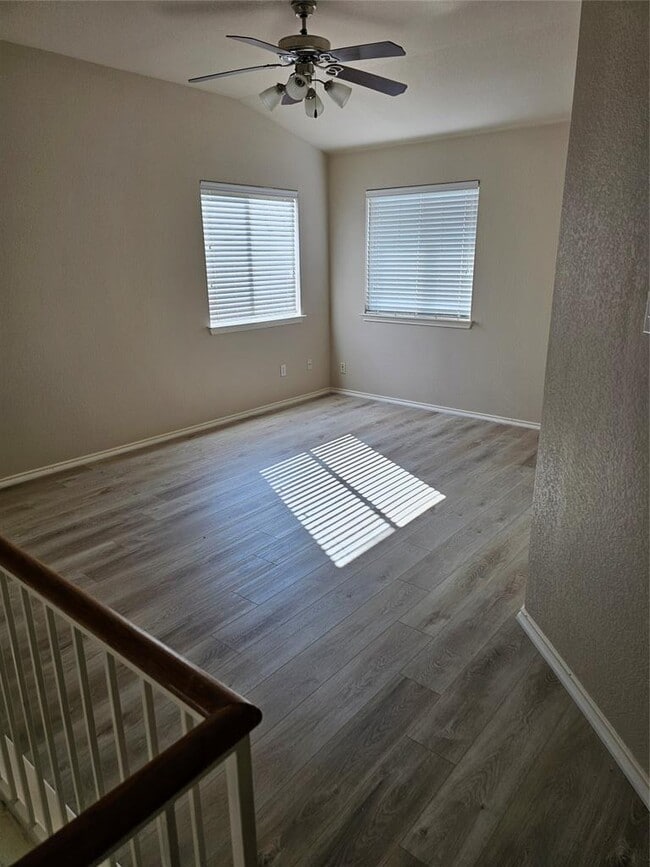 Building Photo - 10506 Wylie Dr