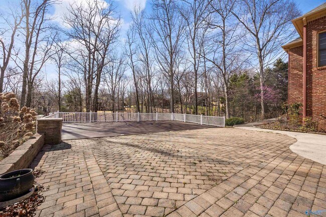 Building Photo - 121 Cheekwood Dr