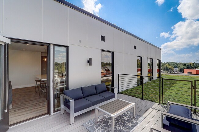 Building Photo - 225 Vine St NW