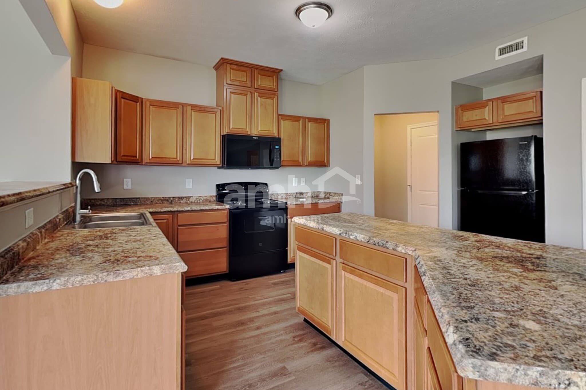 Building Photo - 676 Classic Ln