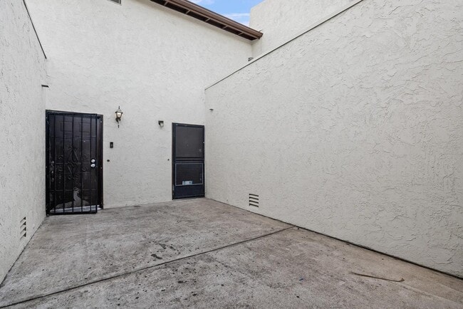 Building Photo - 9777 Genesee Ave