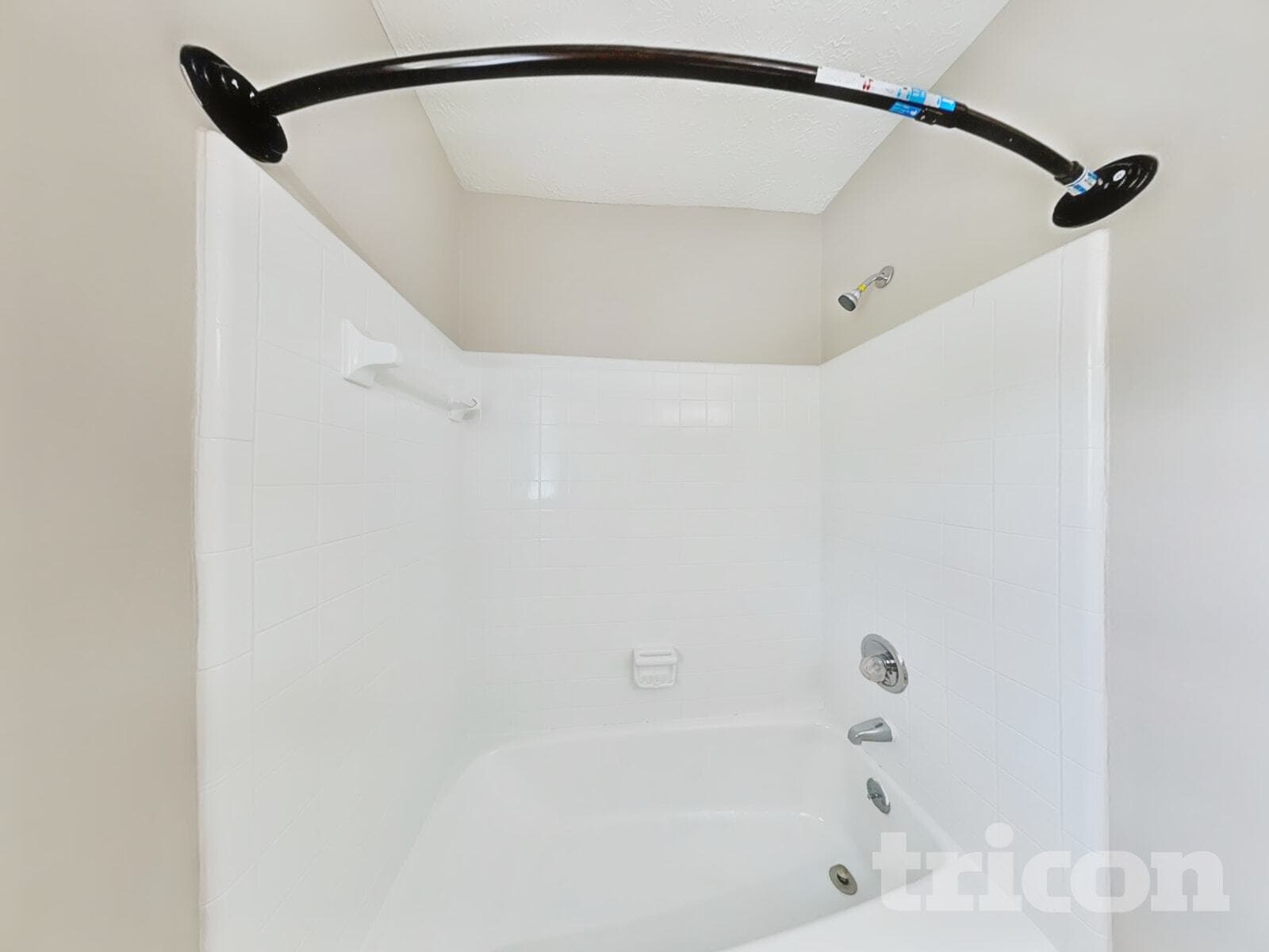 Building Photo - 425 Monivea Ln