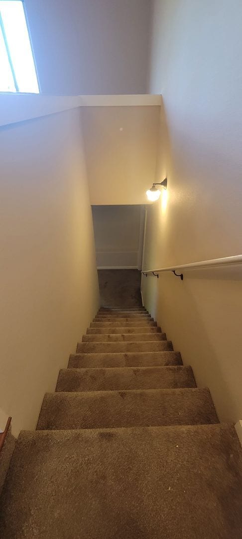 Building Photo - 125 S Ash St