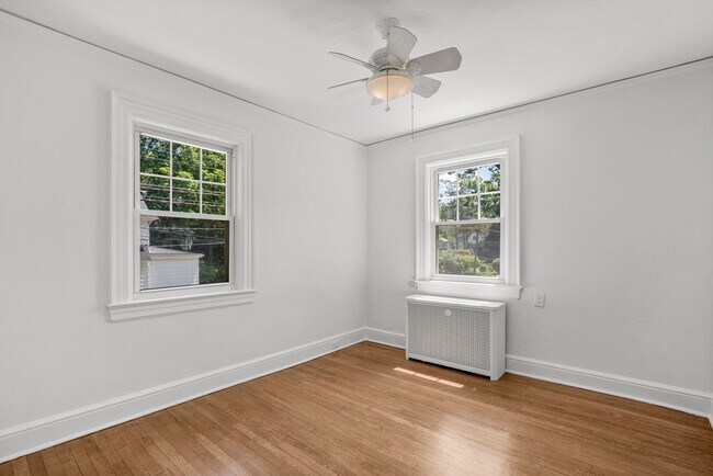 Building Photo - 121 Walworth Ave