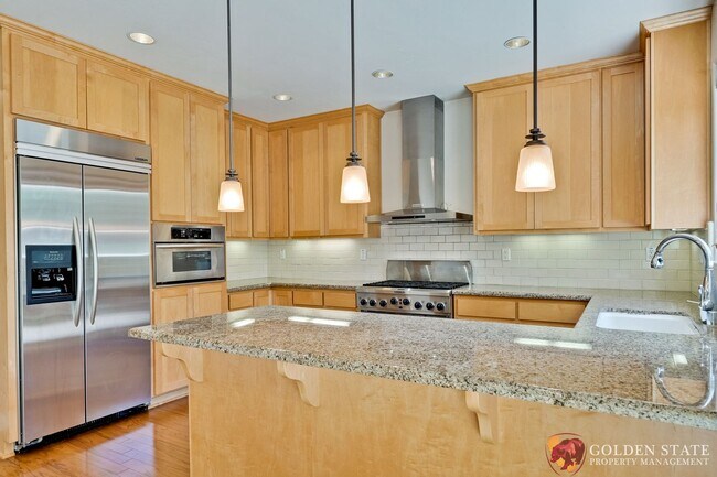 Building Photo - Mediterranean Elegance in the Heart of Cam...