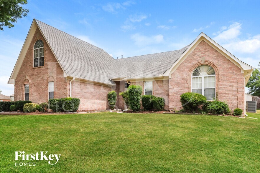 Building Photo - 4980 Rivercrest Ln