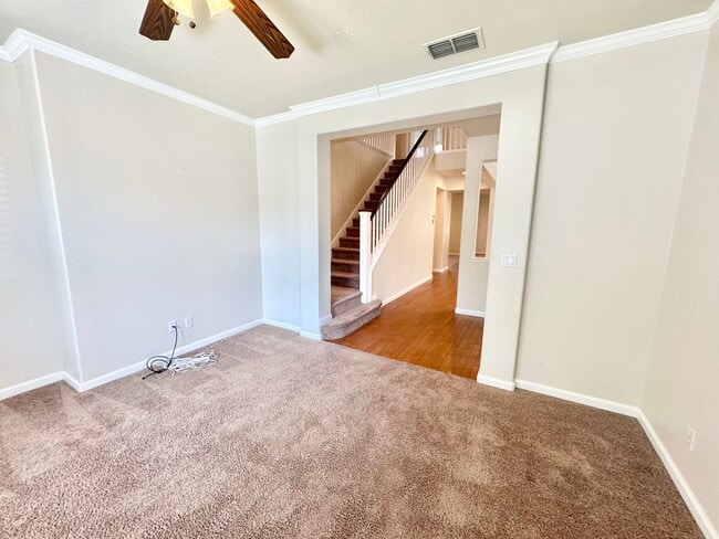 Building Photo - Beautiful 5 bed 3 bath Home in Wildhorse