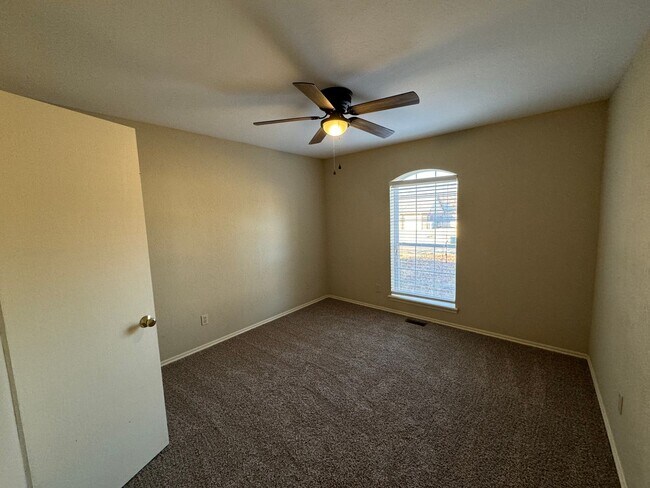 Building Photo - 704 Copperfield Dr