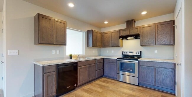 Building Photo - Modern 3 Bedroom, 2 Bathroom Townhouse for...