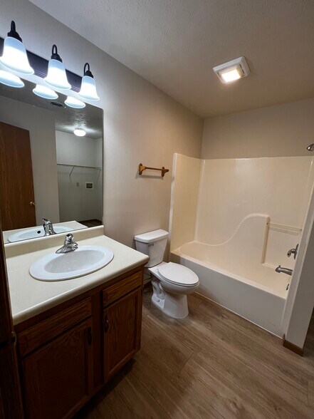 Bath - 1312 Tully Dr