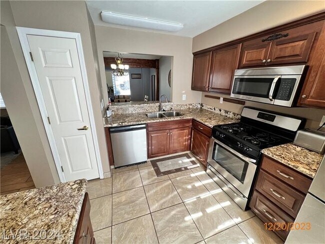 Building Photo - 9436 Quail Ridge Dr
