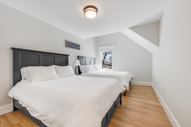 Building Photo - 6 Stanwood Pt