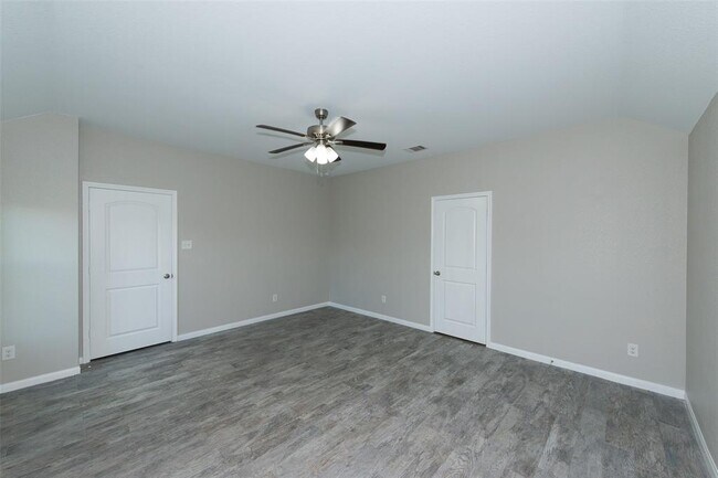 Building Photo - 1349 Twin Estates Dr
