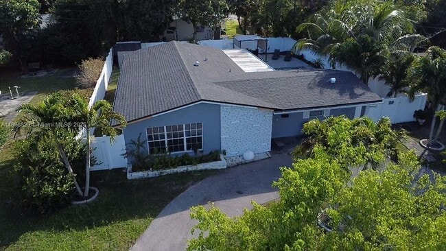 Primary Photo - 4420 NW 30th Ct