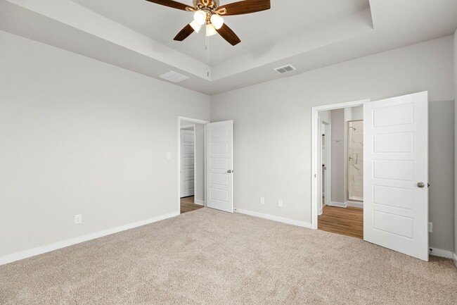 Building Photo - Luxury Duplex in Buda TX!