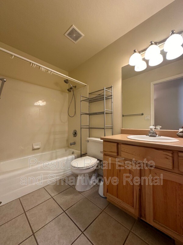 Building Photo - 5325 Scenic Ridge Cir