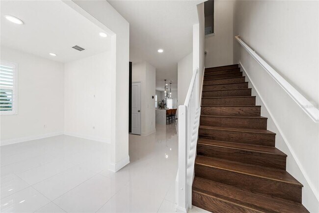 Building Photo - 16001 Grafton Wy