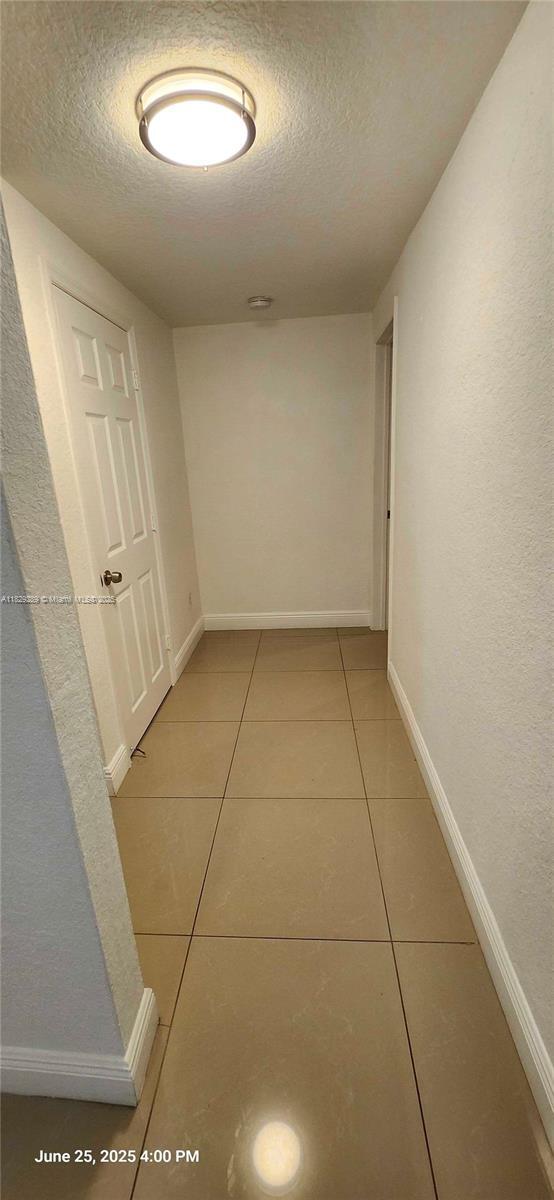 Building Photo - 9800 E Bay Harbor Dr