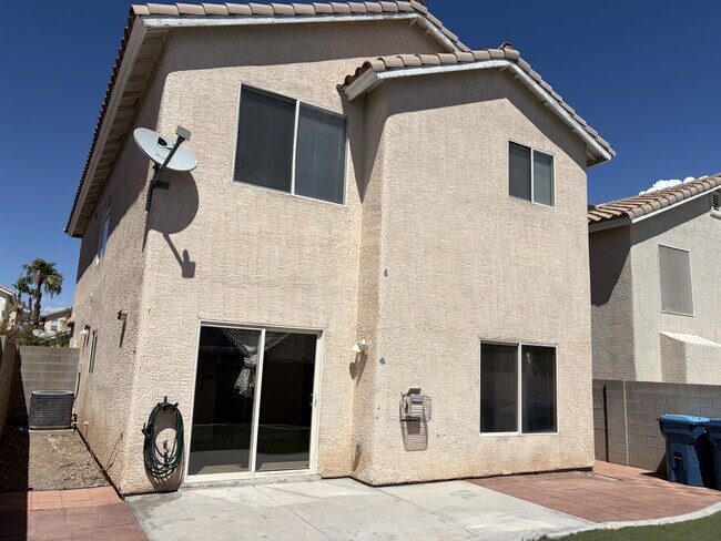 Building Photo - 8455 Faucet Ave