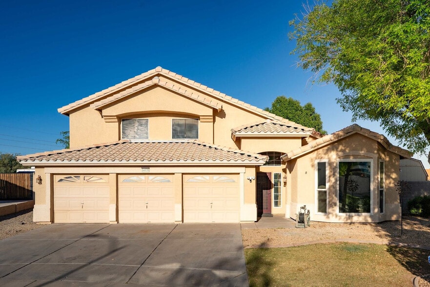 Building Photo - 24835 N 43rd Dr