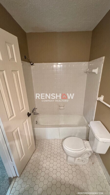 Building Photo - 5249 Kimbark Woods Dr