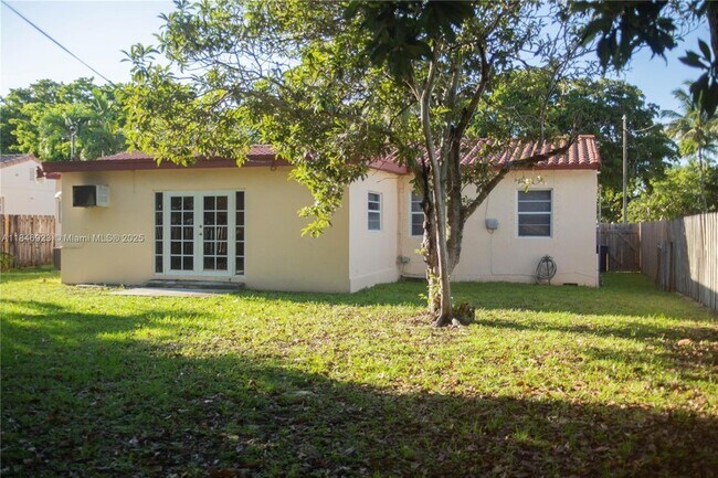 Building Photo - 624 Westward Dr