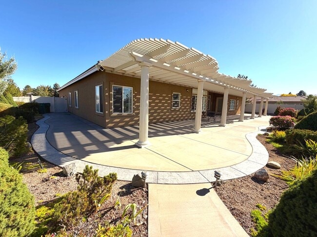 Building Photo - Spanish Springs 5bed/3bath - Move in Special now available!!