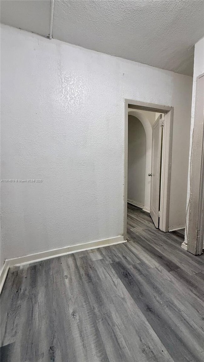 Building Photo - 444 SW 10th Ave