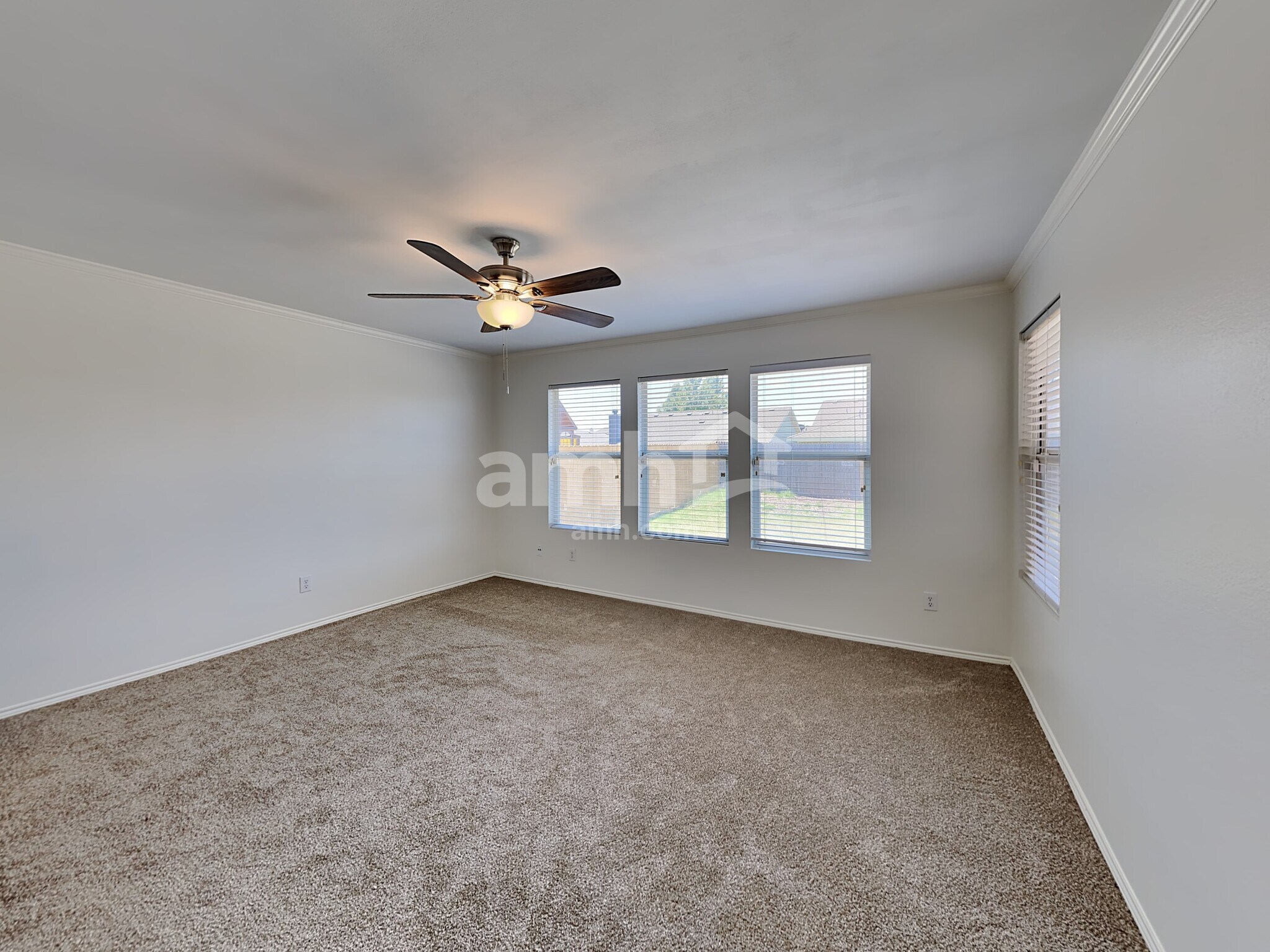 Building Photo - 9921 Thomas Jefferson Dr