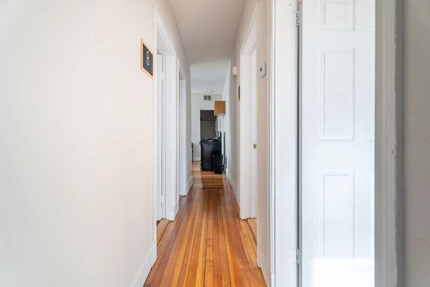 Building Photo - 33 Edison Grn