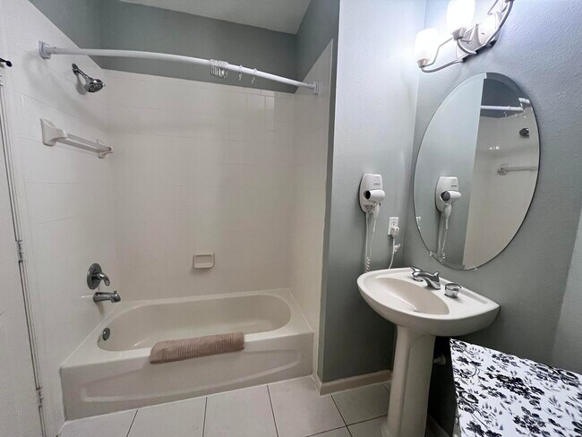 Building Photo - 8925 Sandshot Ct