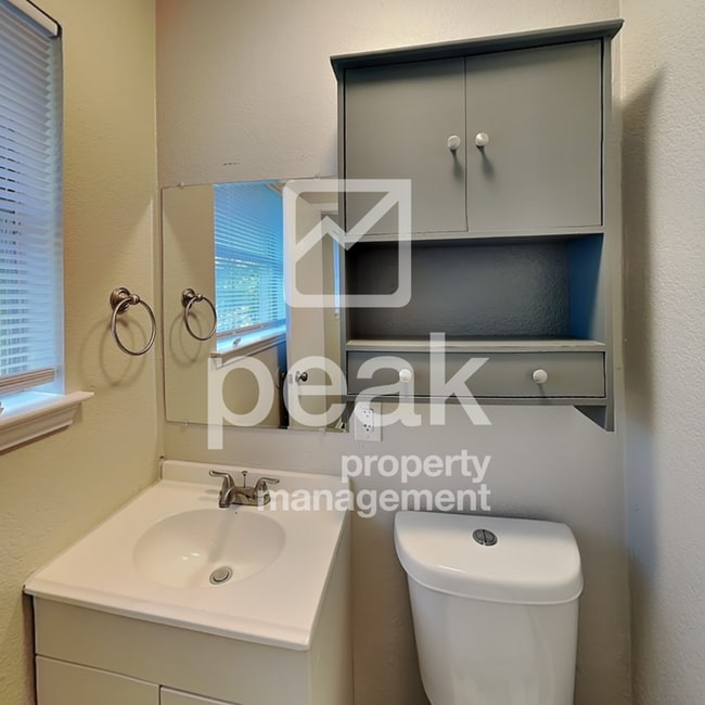 Building Photo - $1699! 3Bed/1 1/2 Bath Home for rent in Ar...