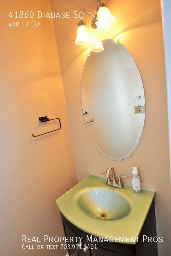 Building Photo - 41860 Diabase Square