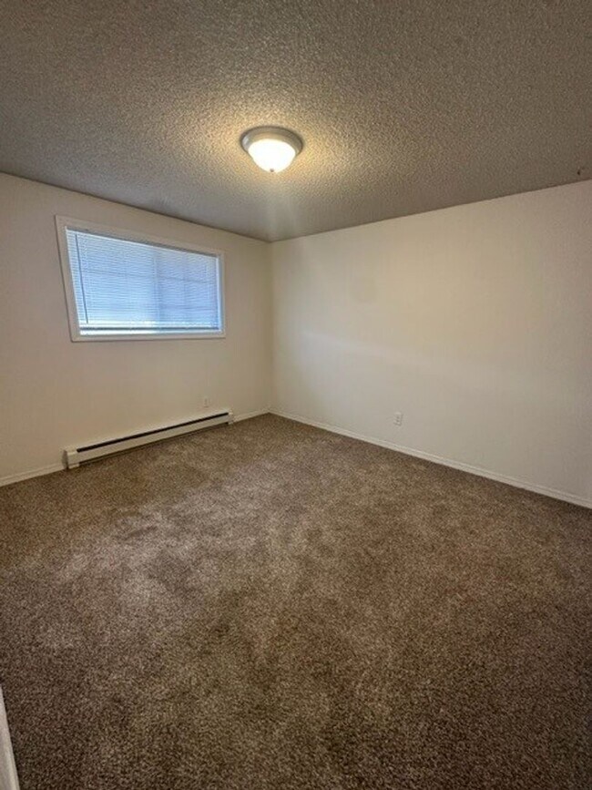 Building Photo - 1343
