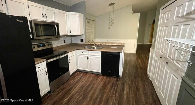 Building Photo - 2555 Street Pauls Dr