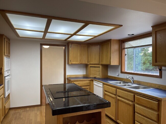Building Photo - Classic 3-Bedroom Home with Large Yard & Attached 2-Car Garage