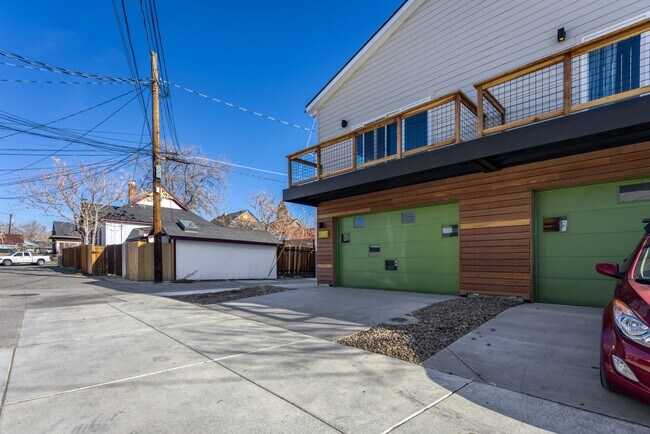 Building Photo - MidTown Gem - Fully Renovated W Large Rooms