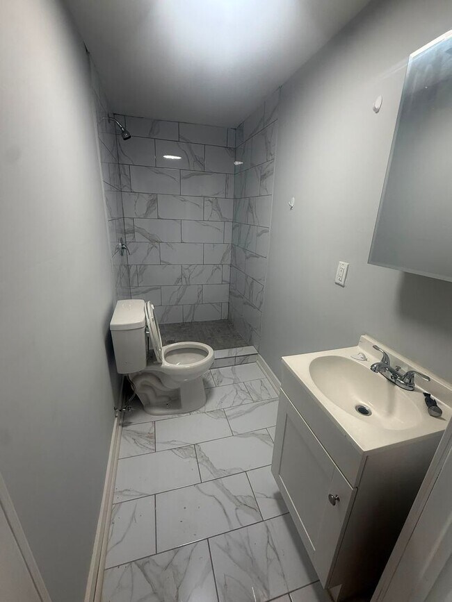 Building Photo - 21 N Paxon St