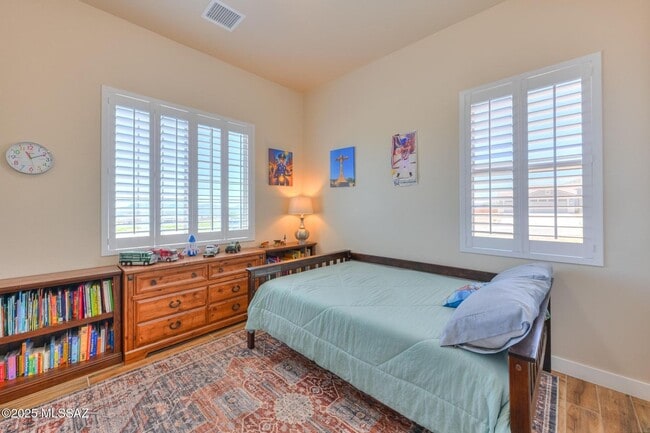 Building Photo - Kings Ranch