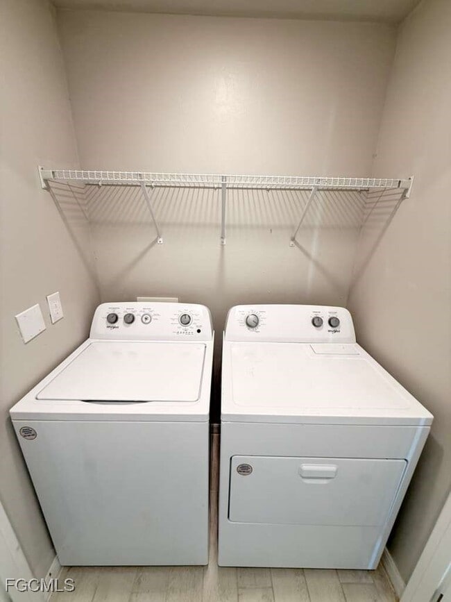 Building Photo - 5019 Moon Ln