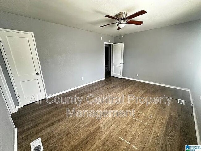 Building Photo - 40 20th Ave S