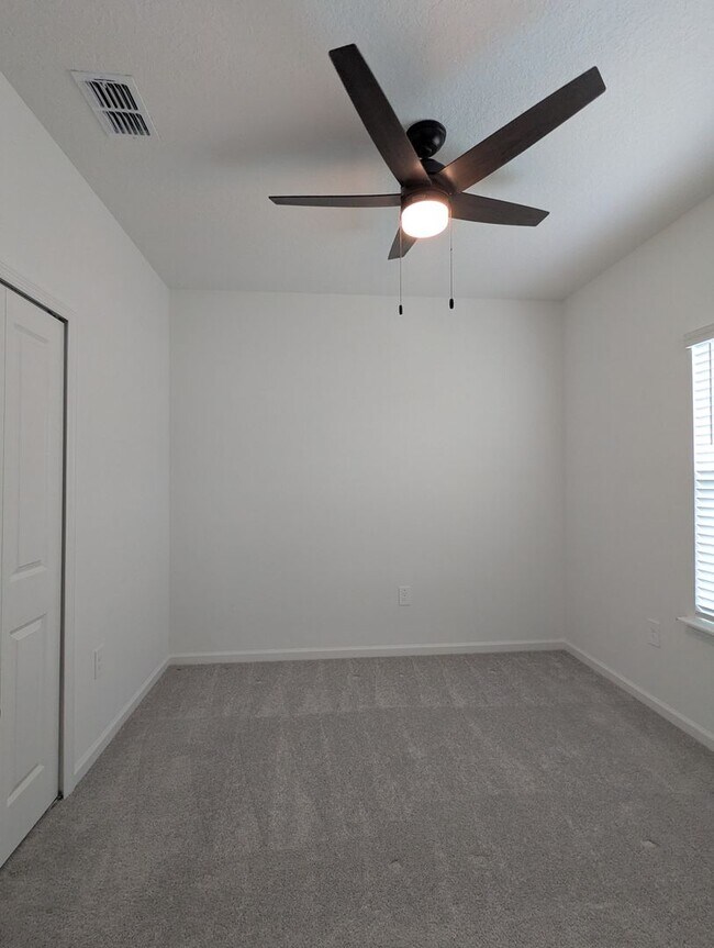 Building Photo - Beautiful newer-construction 4-bedroom, 3-bath home located in Trailhead Landing
